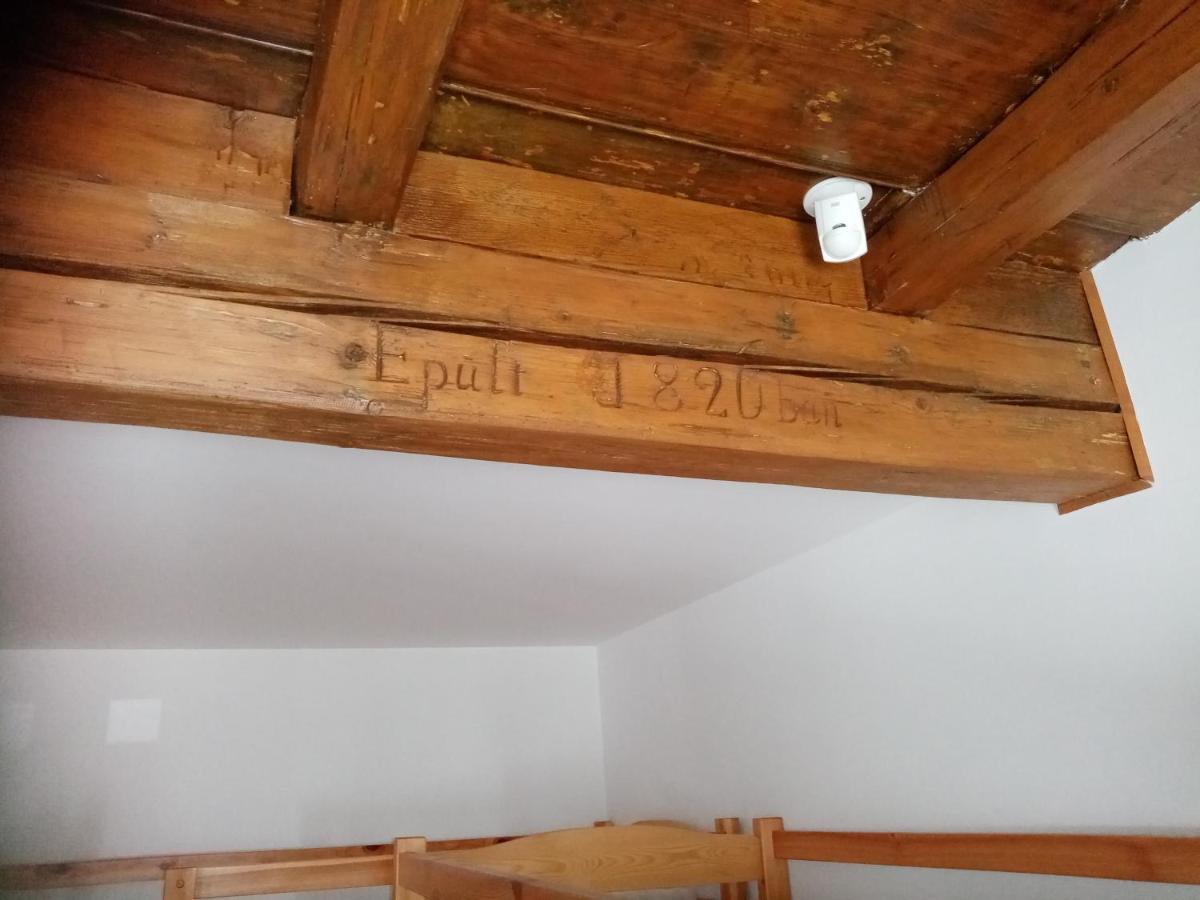 Almosdi Topart Vendeghaz 외부 사진